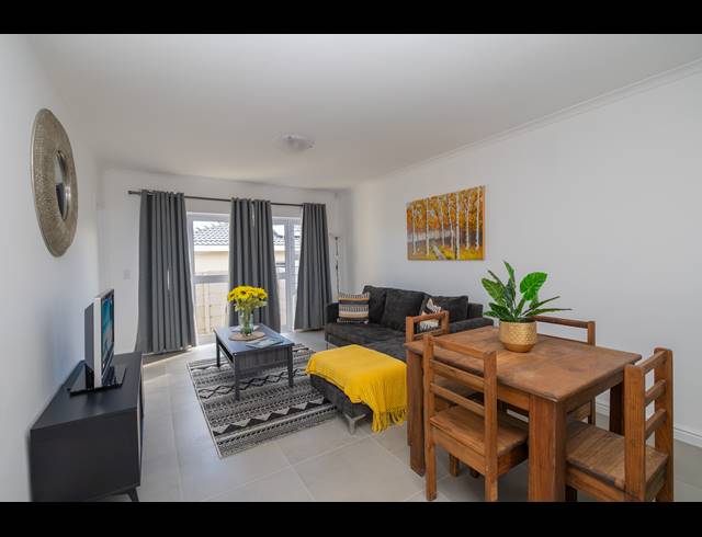 3 BEDROOM FREEHOLD FOR SALE IN SILVERSANDS